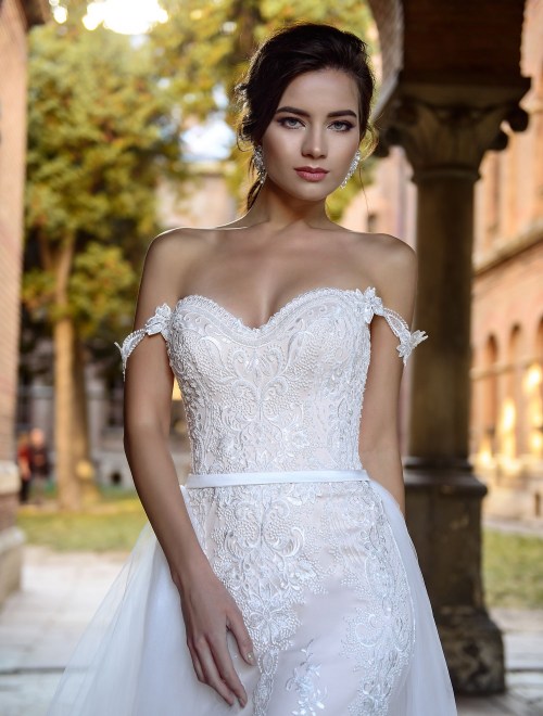 https://elisebride.ro/images/stories/virtuemart/product/VWD_SN_01       (3).jpg